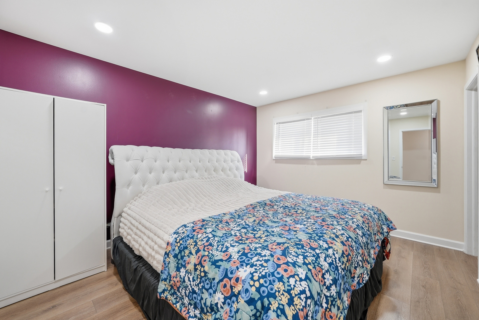 6233 N Niagara Avenue 4a Property Photo 9