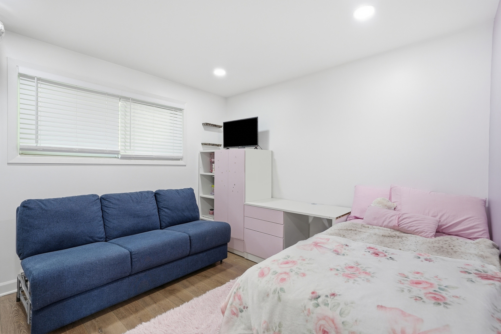 6233 N Niagara Avenue 4a Property Photo 11