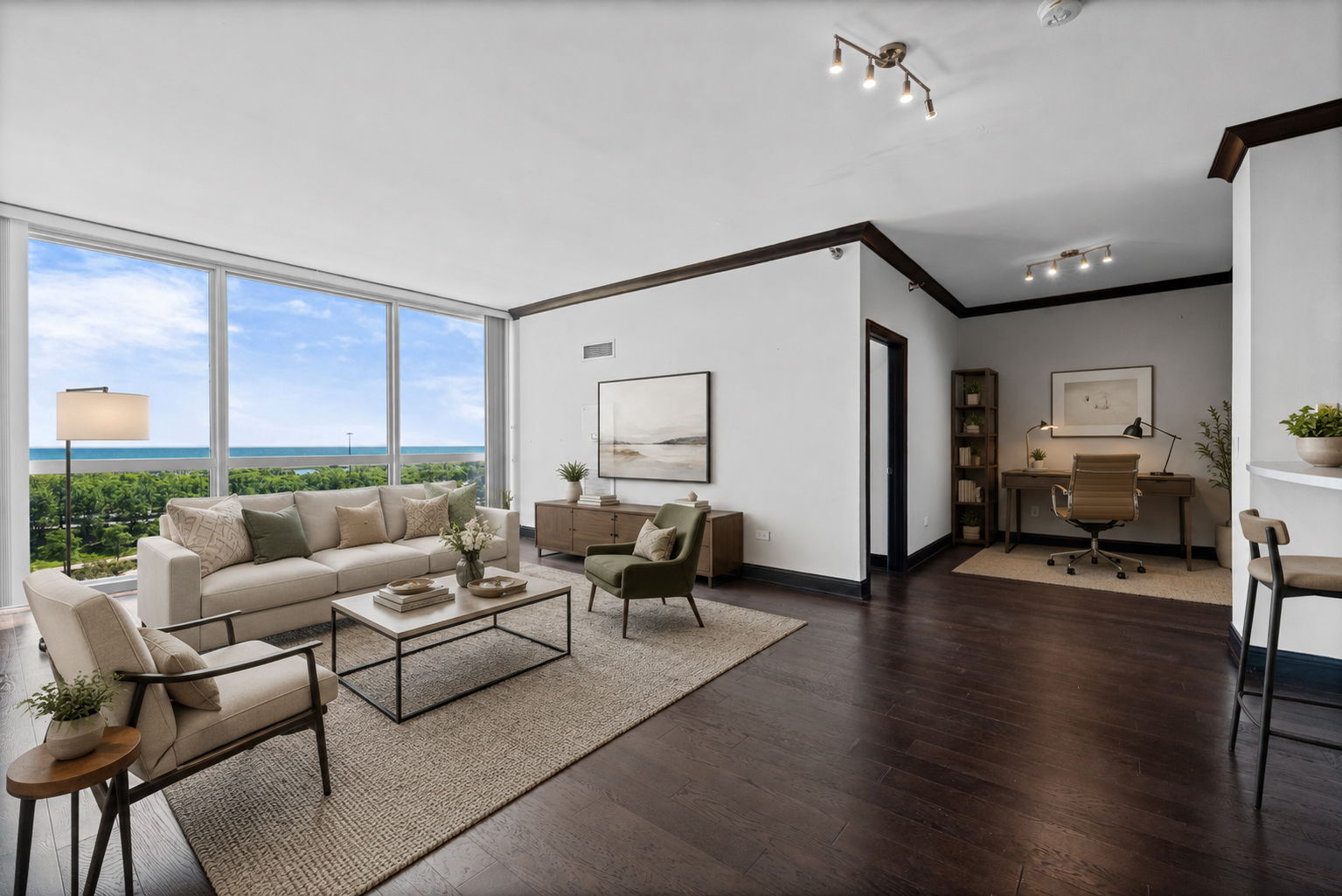 1841 S Calumet Avenue 803 Property Photo 3