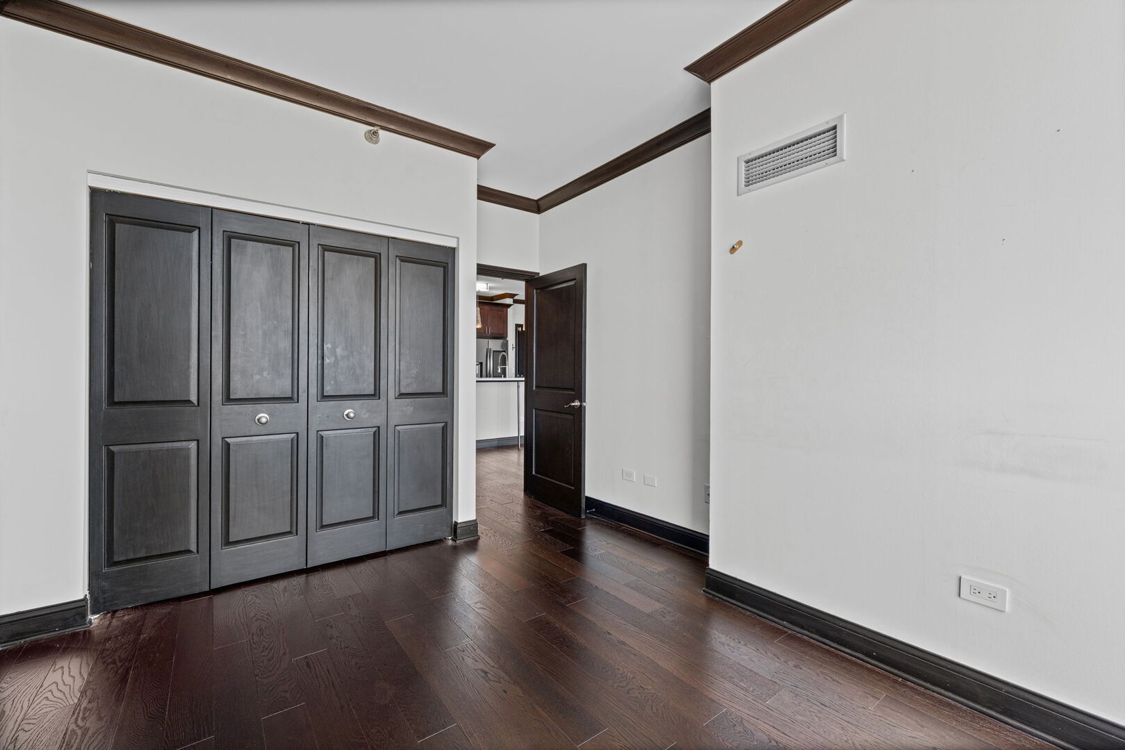 1841 S Calumet Avenue 803 Property Photo 12