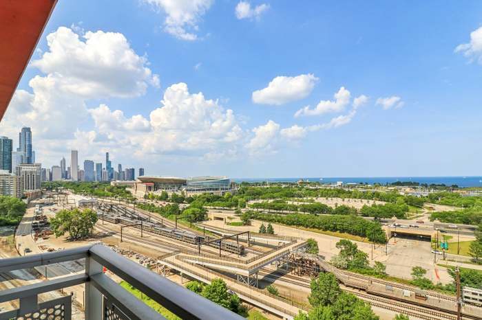 1841 S Calumet Avenue 803 Property Photo 20