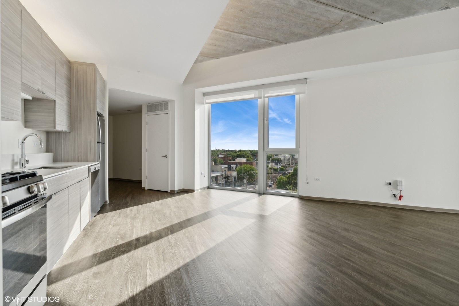 1920 N Milwaukee Avenue 306 Property Photo 4