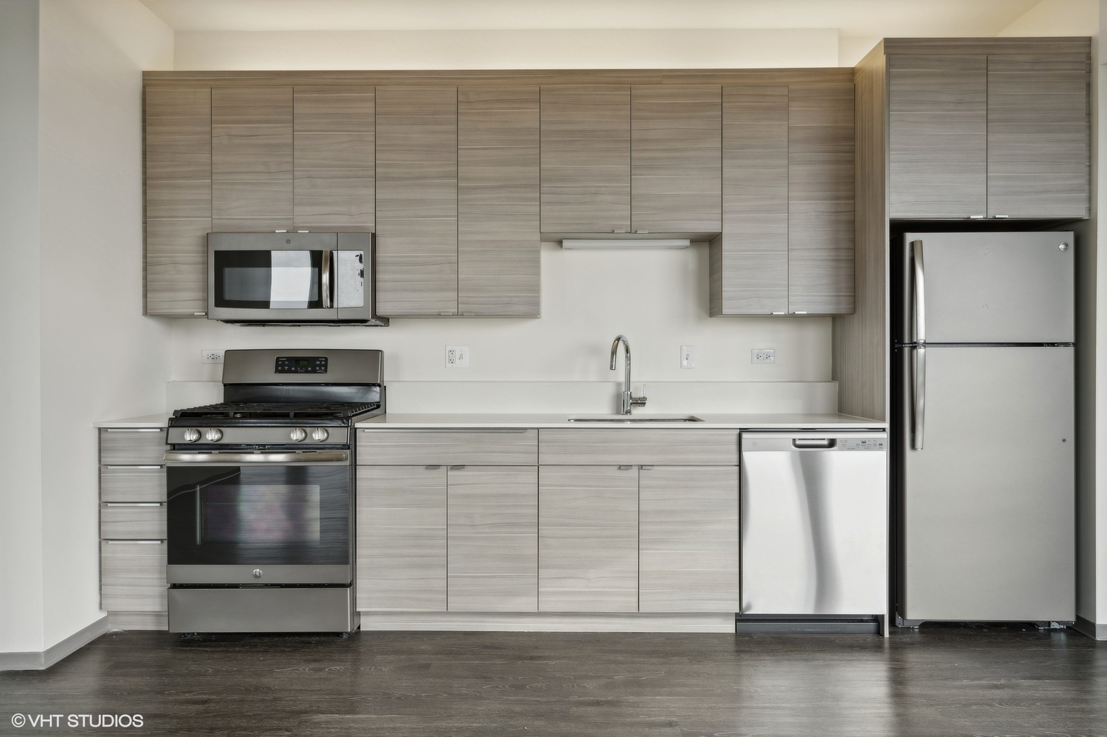 1920 N Milwaukee Avenue 306 Property Photo 6