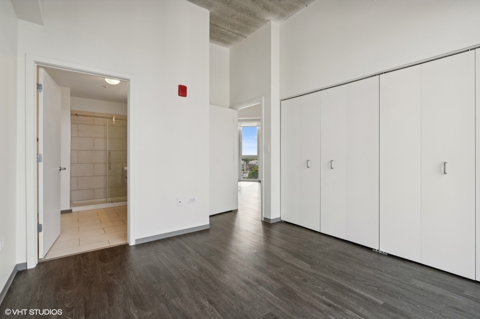 1920 N Milwaukee Avenue 306 Property Photo 9