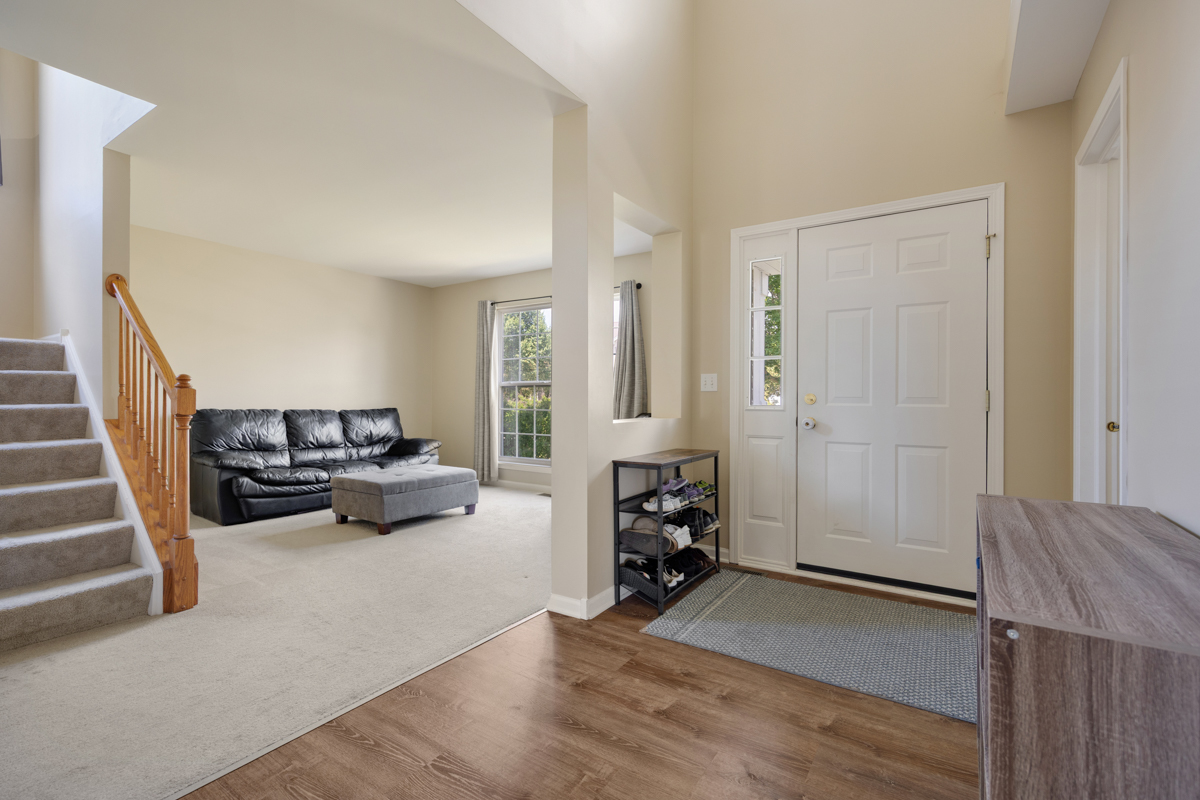 5687 Mckenzie Drive Property Photo 3
