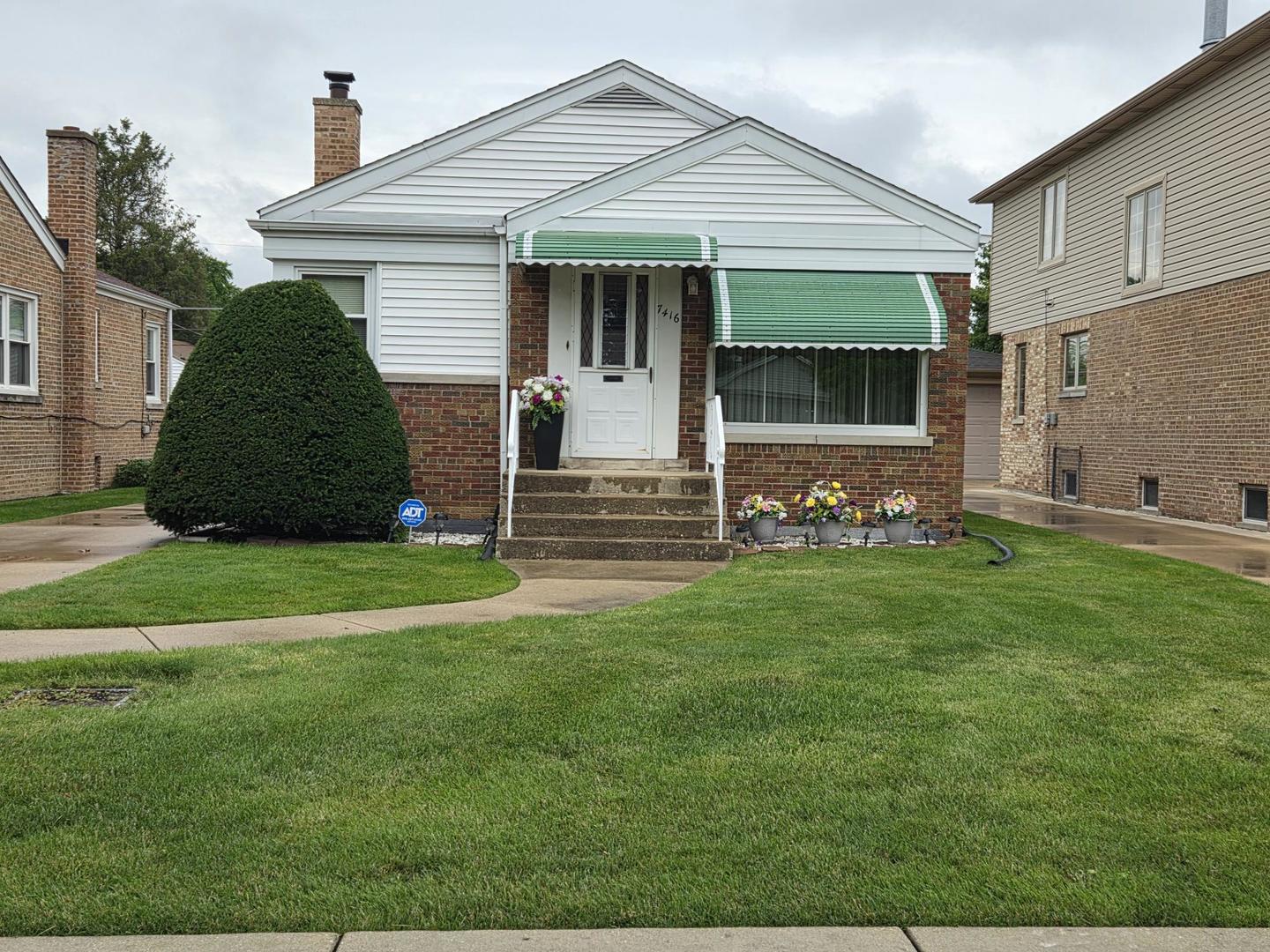 7416 W Winnemac Avenue Property Photo 1