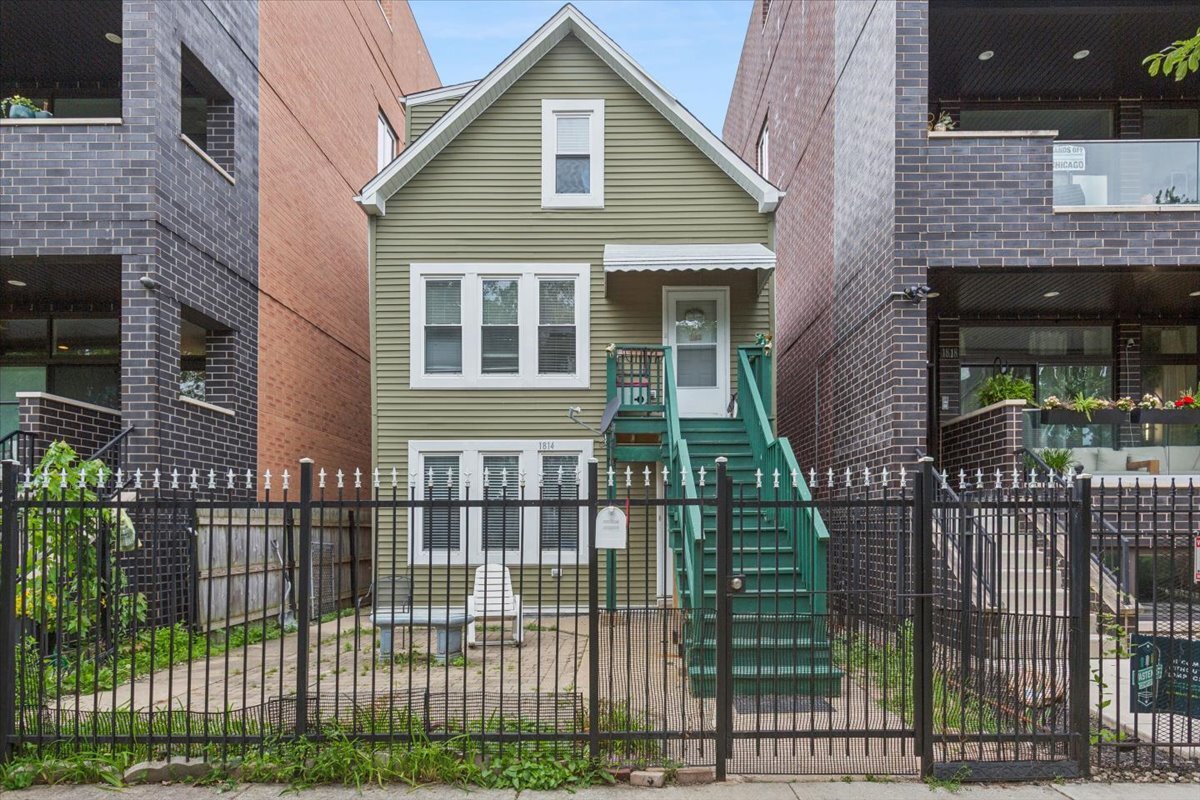 1814 N Sawyer Avenue Property Photo 1