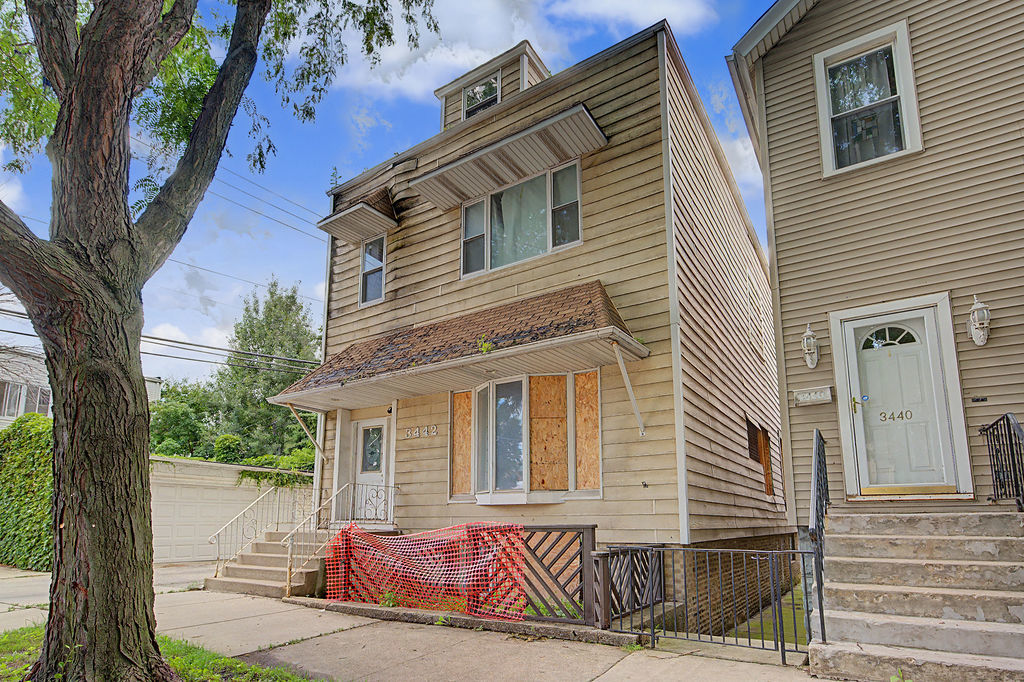 3442 S Lowe Avenue Property Photo 1