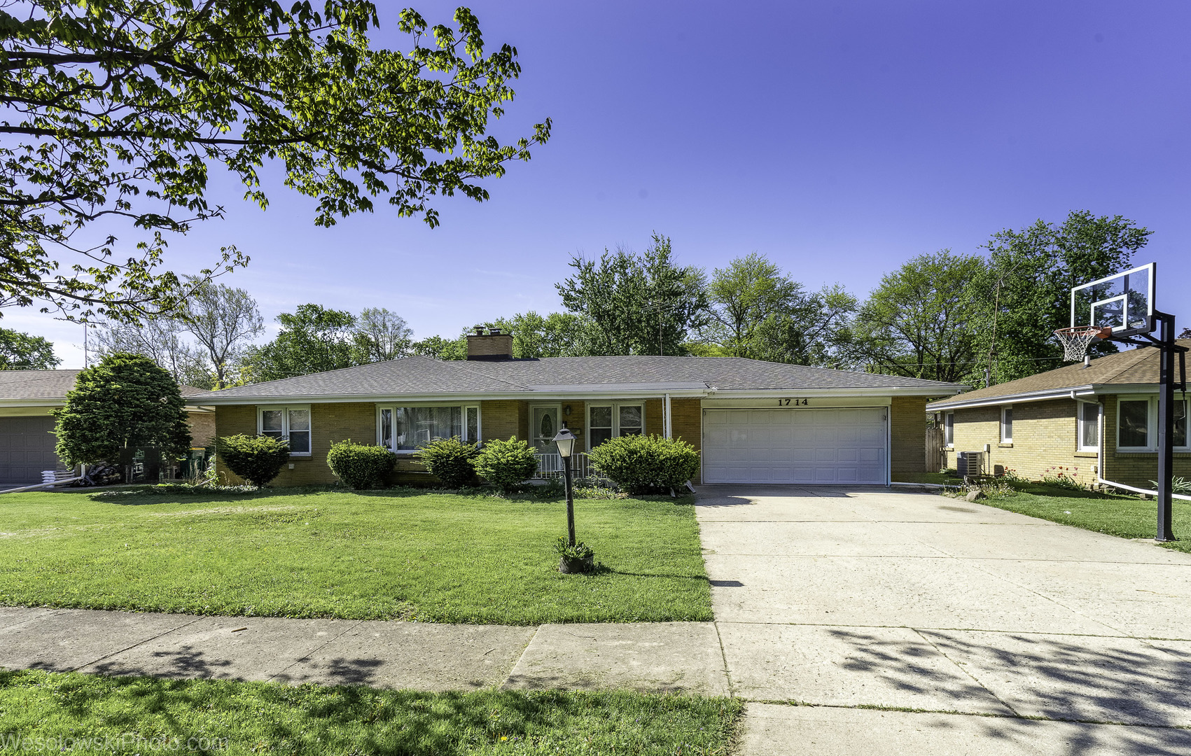 1714 Mayfield Avenue Property Photo 1