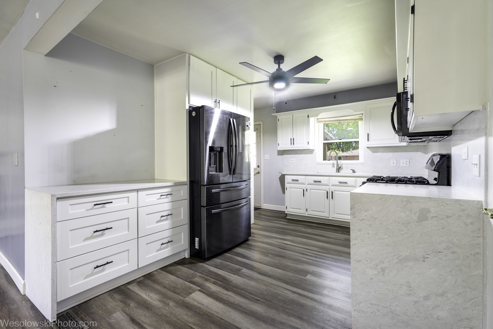 1714 Mayfield Avenue Property Photo 10