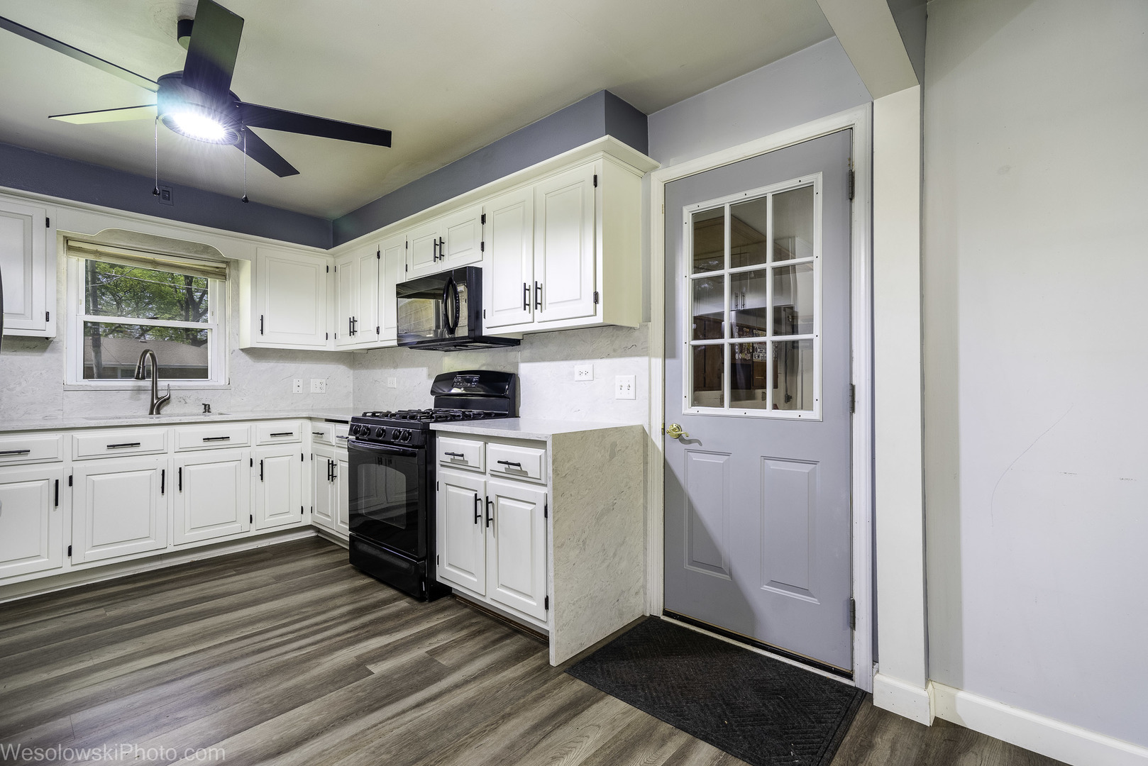 1714 Mayfield Avenue Property Photo 11