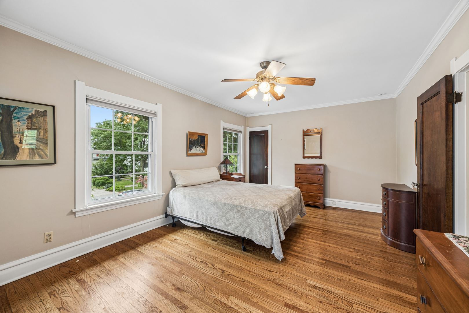 619 N Grove Avenue Property Photo 10