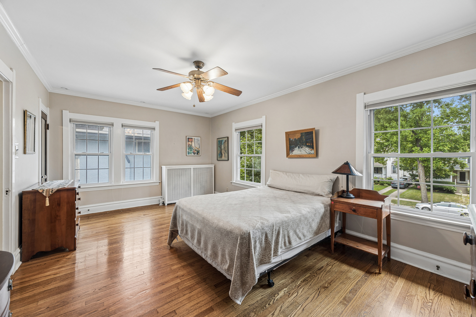 619 N Grove Avenue Property Photo 11