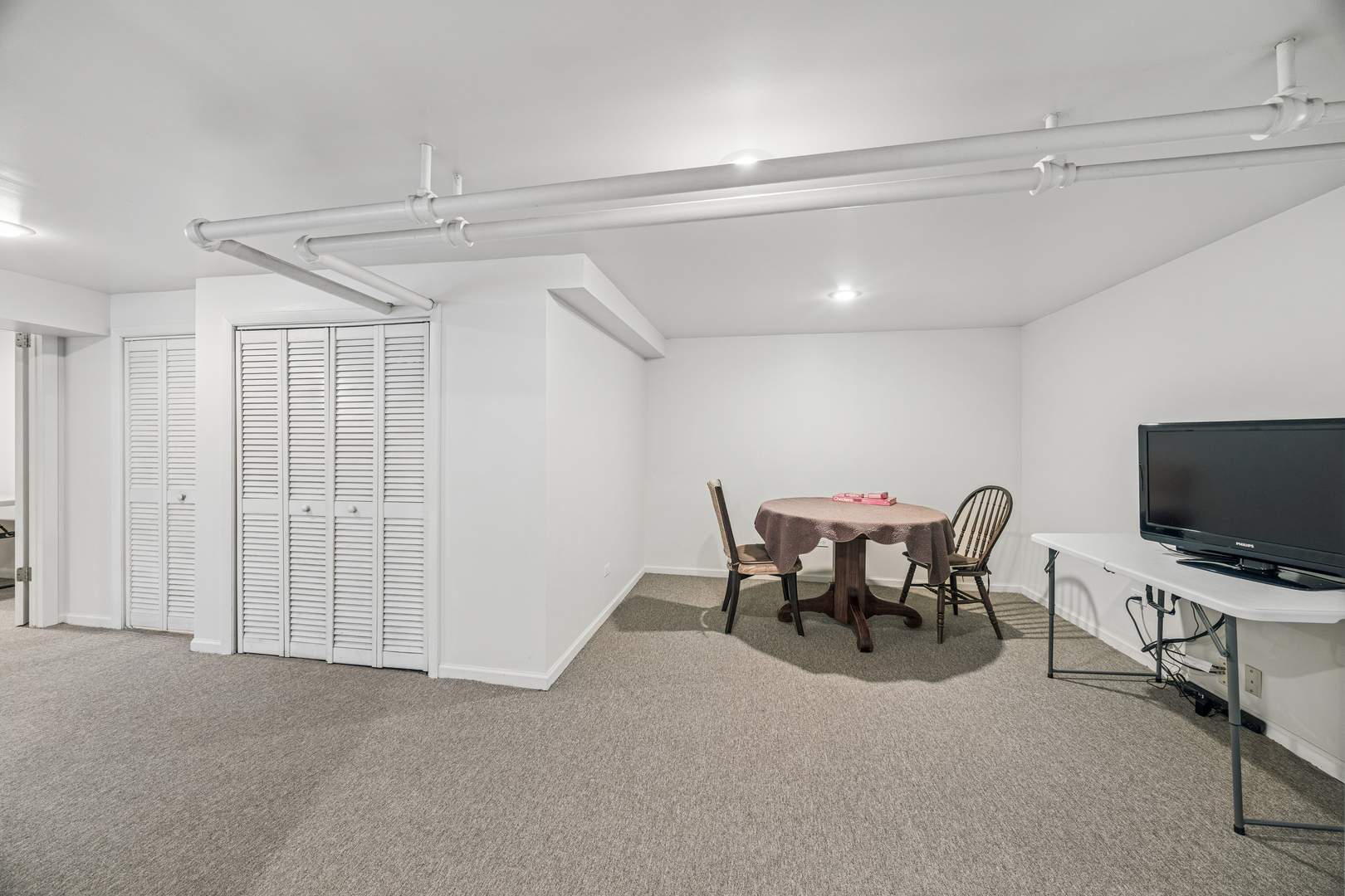 619 N Grove Avenue Property Photo 16