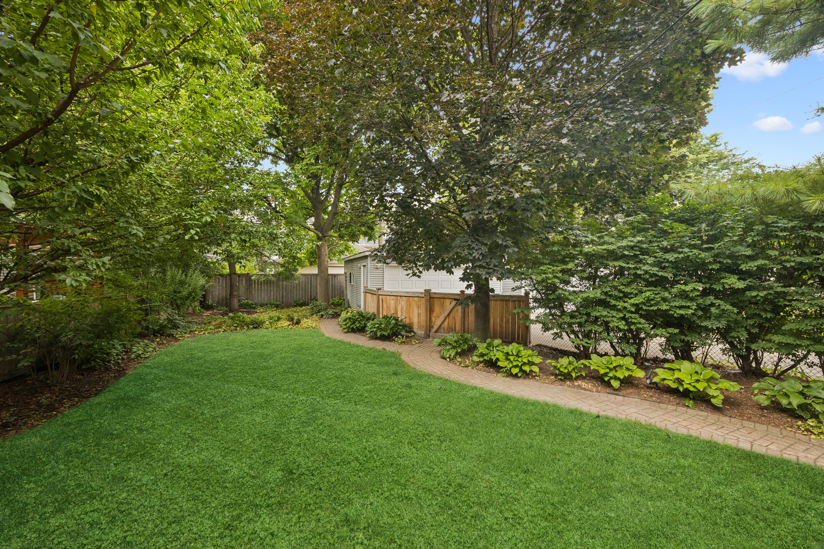 619 N Grove Avenue Property Photo 20