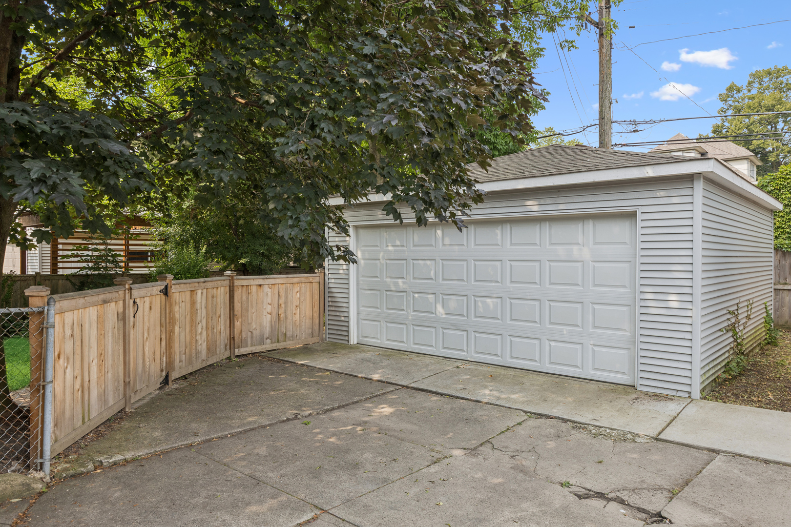 619 N Grove Avenue Property Photo 21