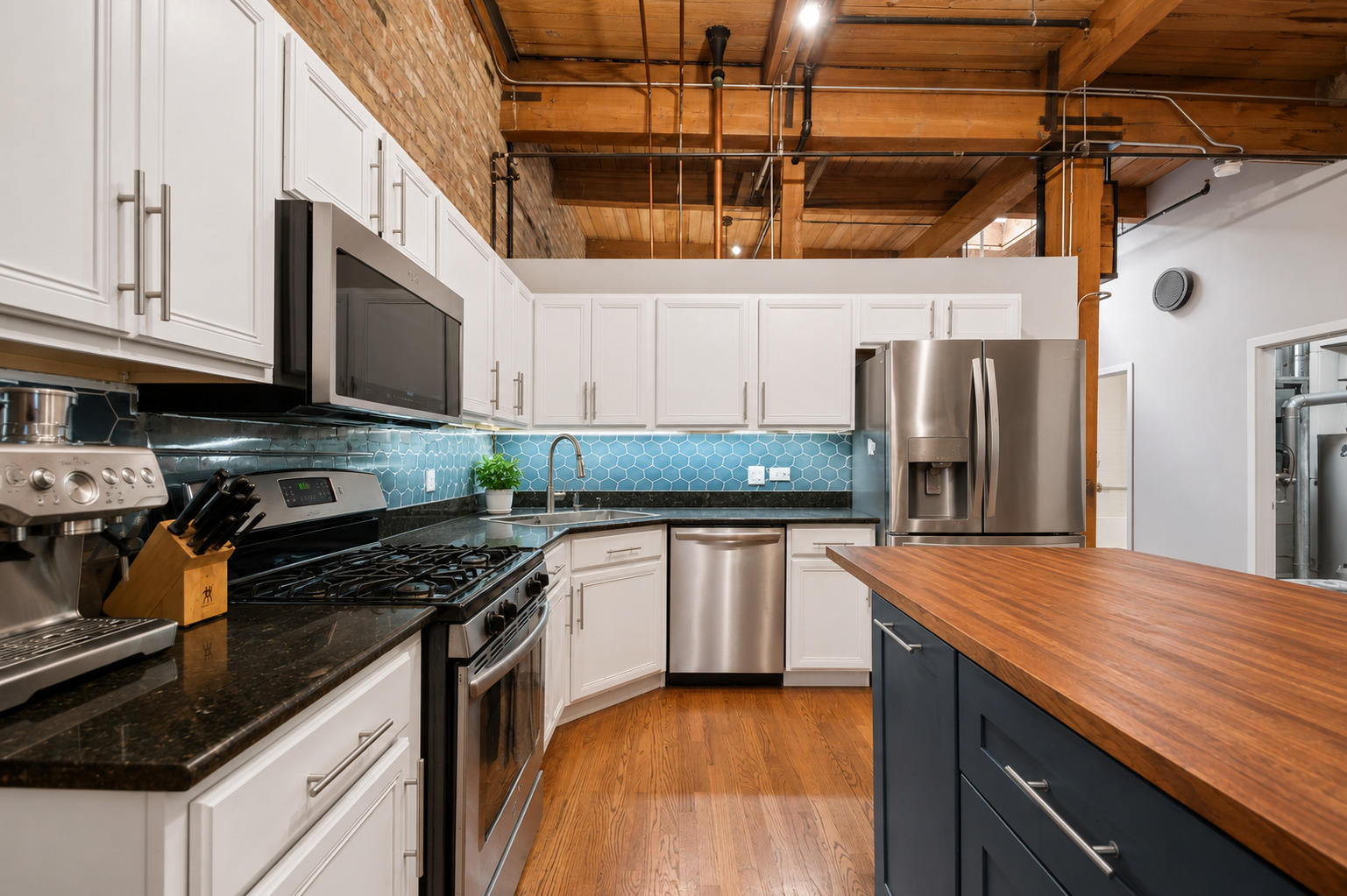 420 W Ontario Street 410 Property Photo 6