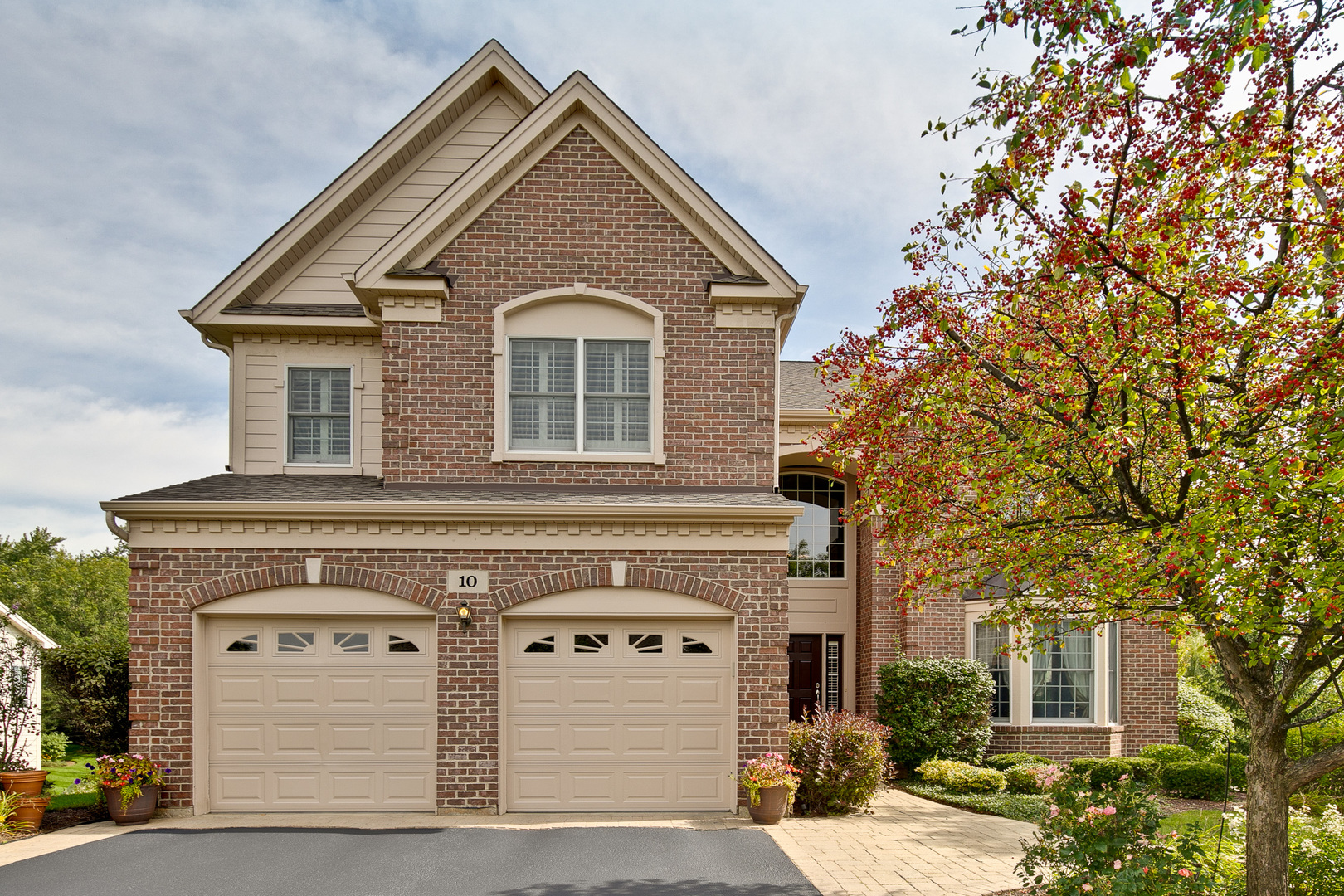 10 Eagle Ridge Drive Property Photo 1