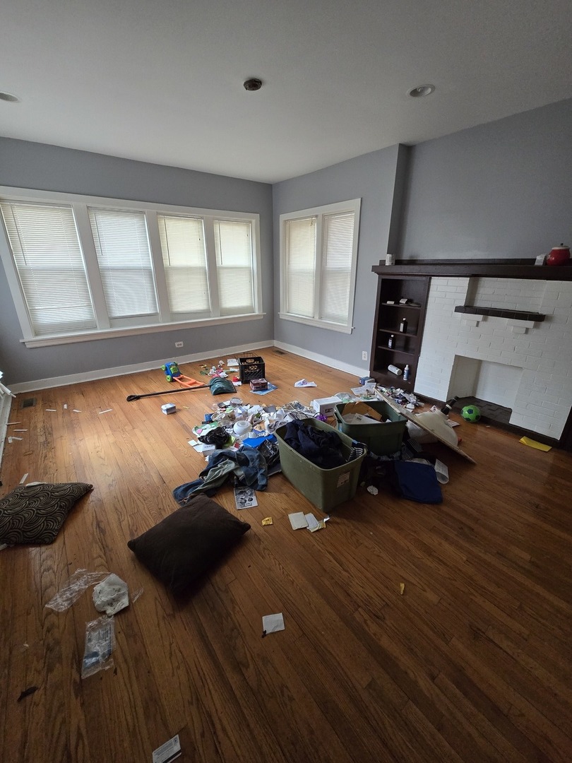 7938 S Langley Avenue Property Photo 9