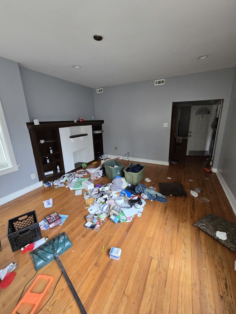 7938 S Langley Avenue Property Photo 10