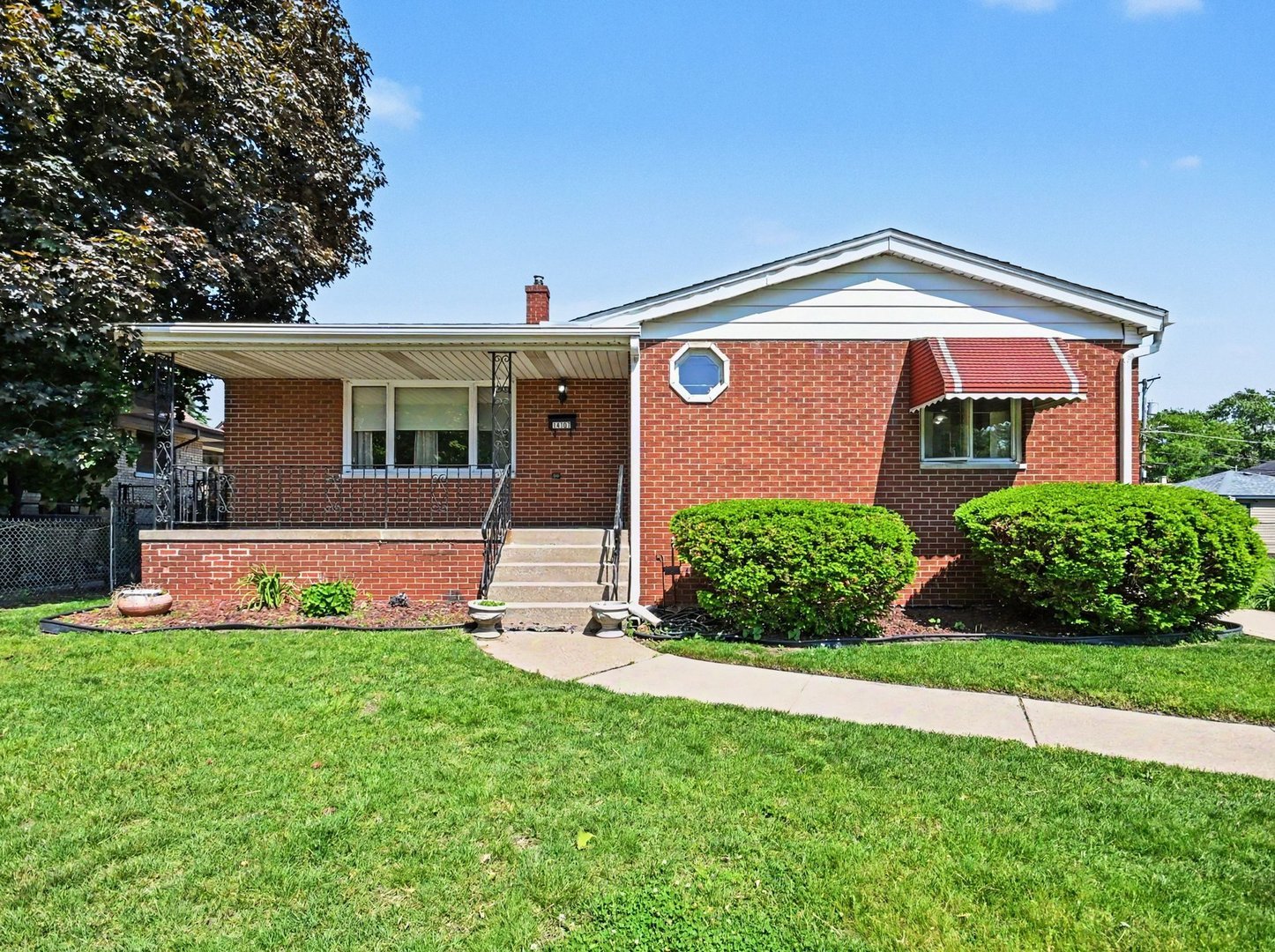 14107 S Mackinaw Avenue Property Photo 1