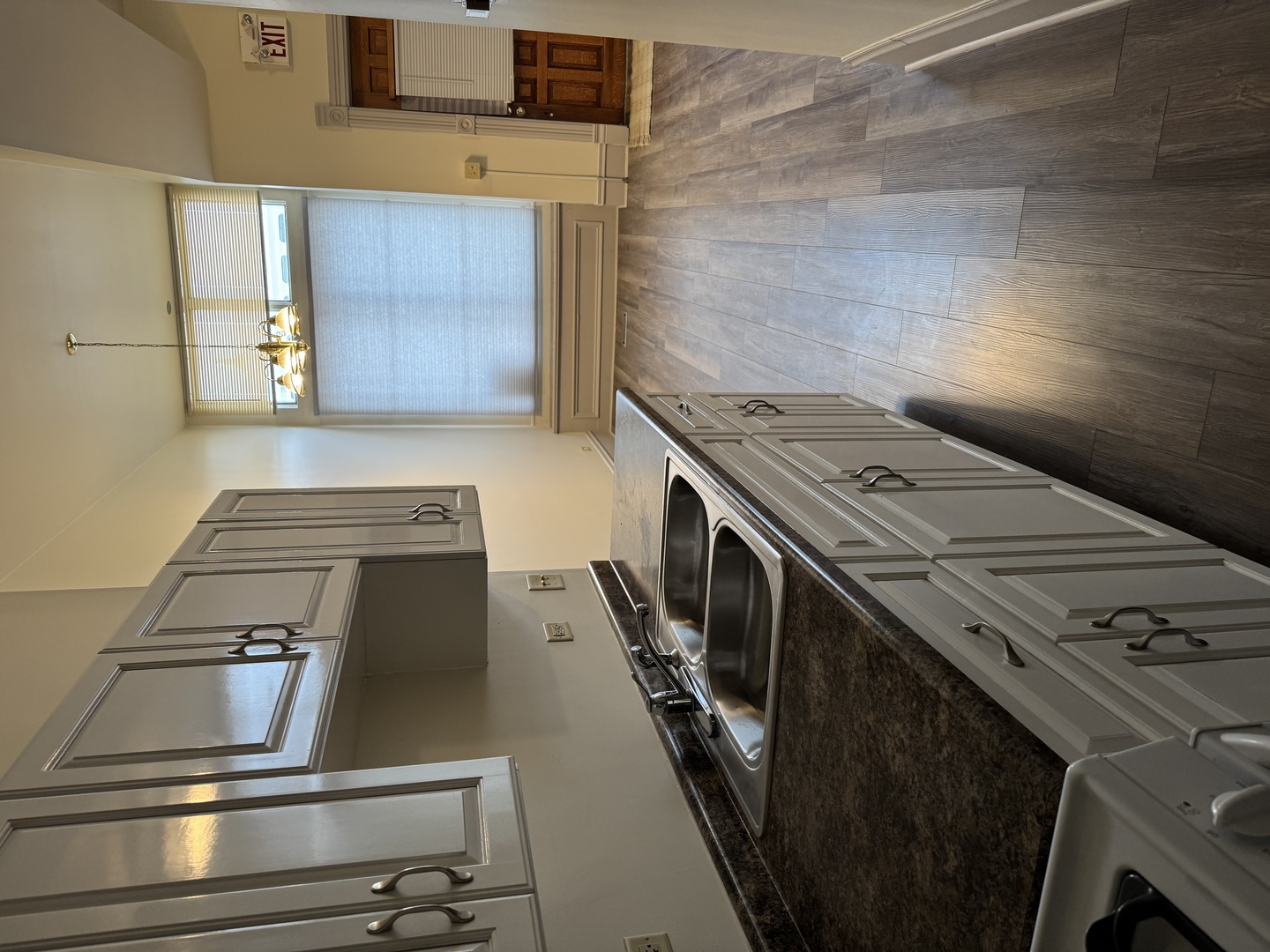 204 E Washington Street 204 Property Photo 6