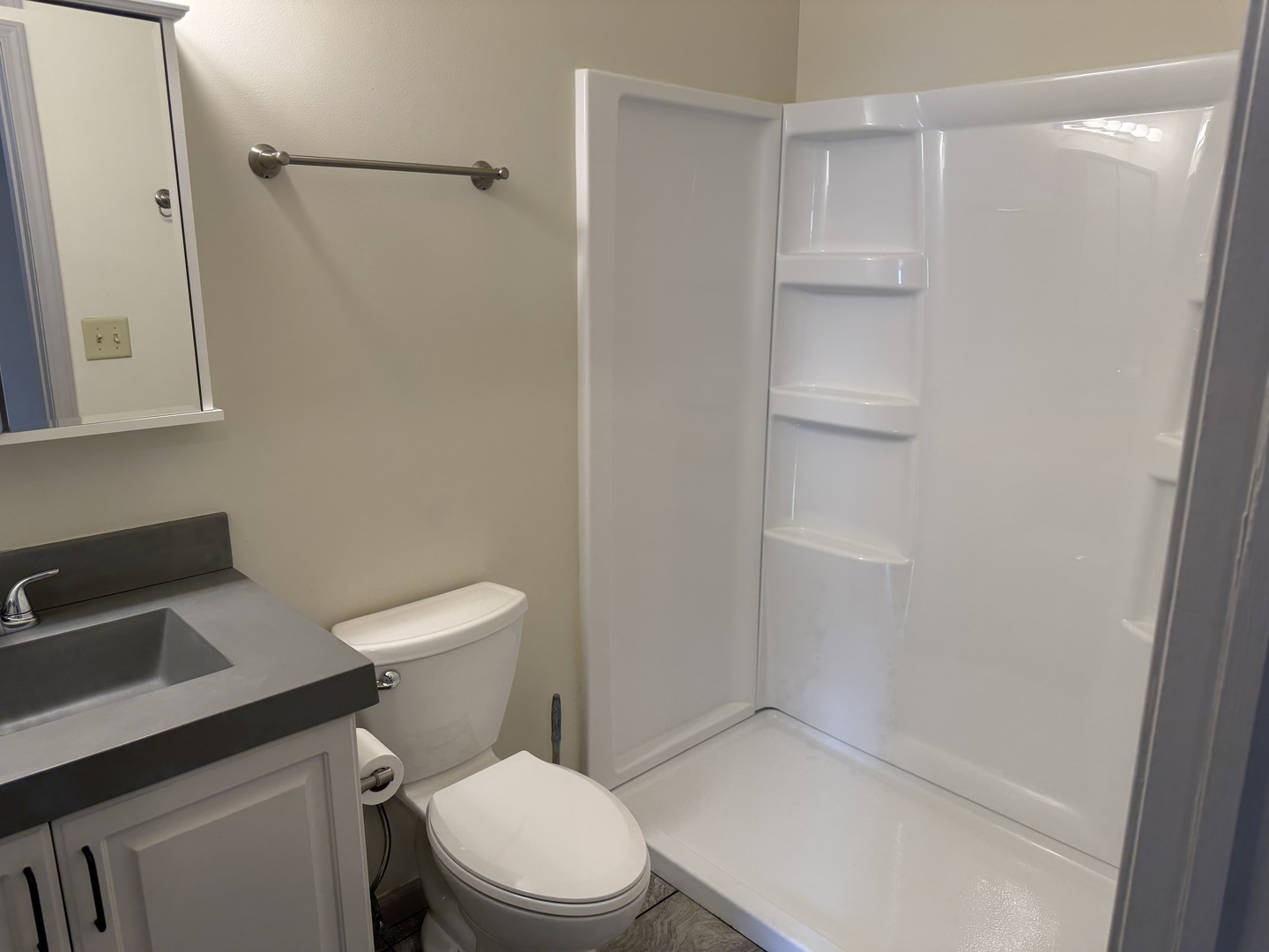 204 E Washington Street 204 Property Photo 8