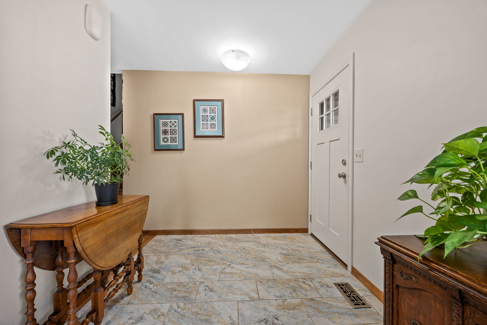 4600 Roslyn Road Property Photo 2