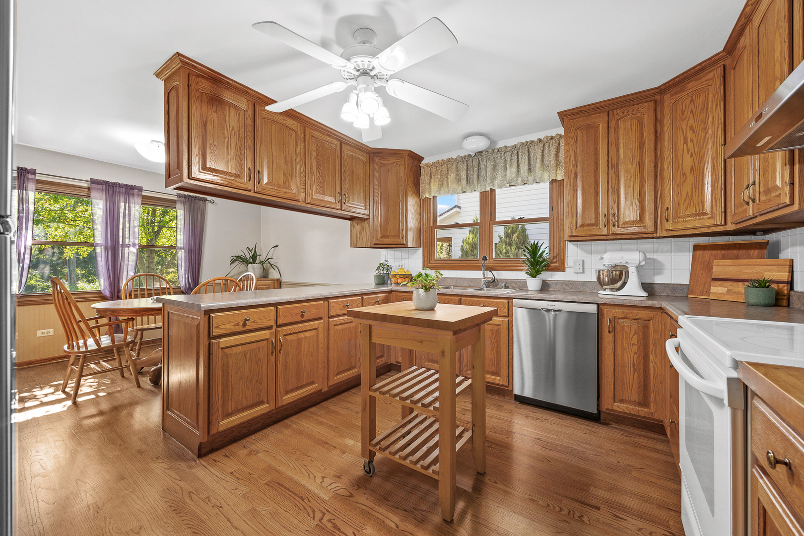 4600 Roslyn Road Property Photo 12