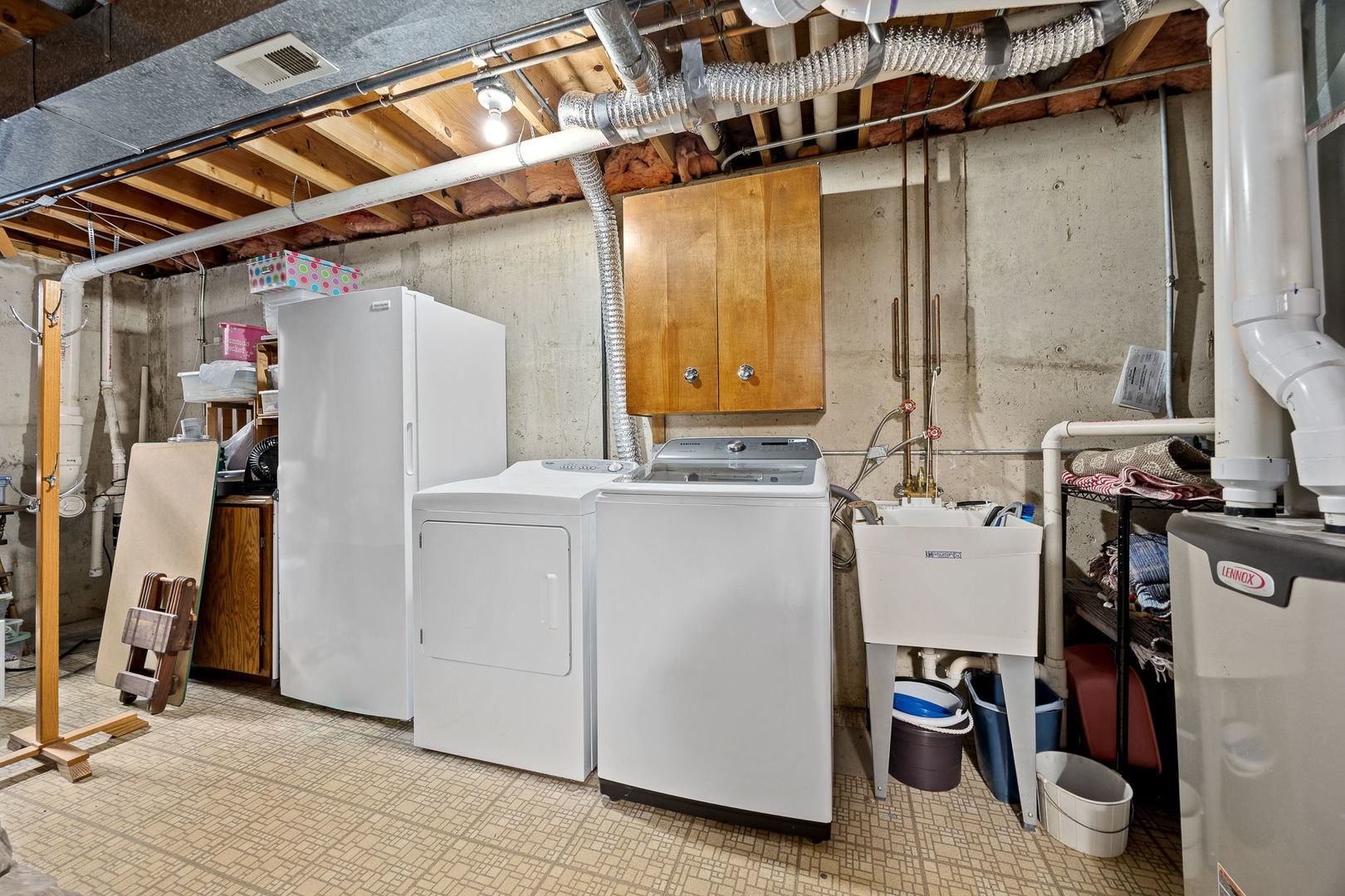 4600 Roslyn Road Property Photo 27