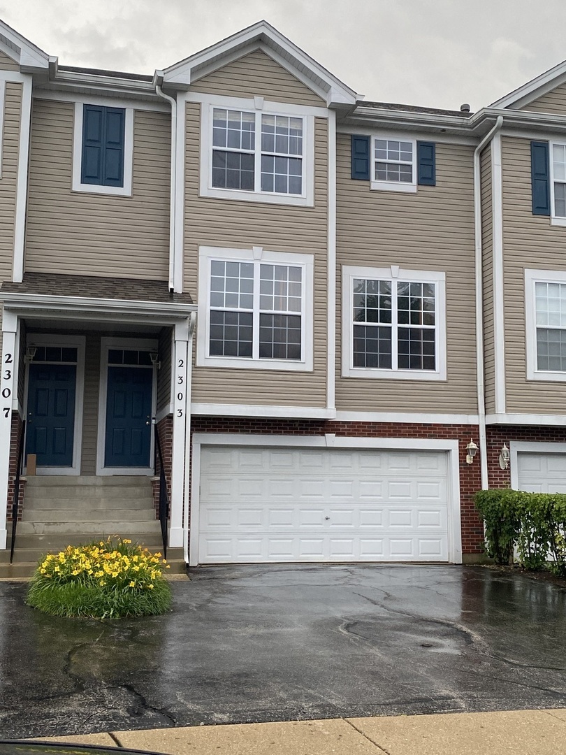 2303 Hudson Circle Property Photo 1