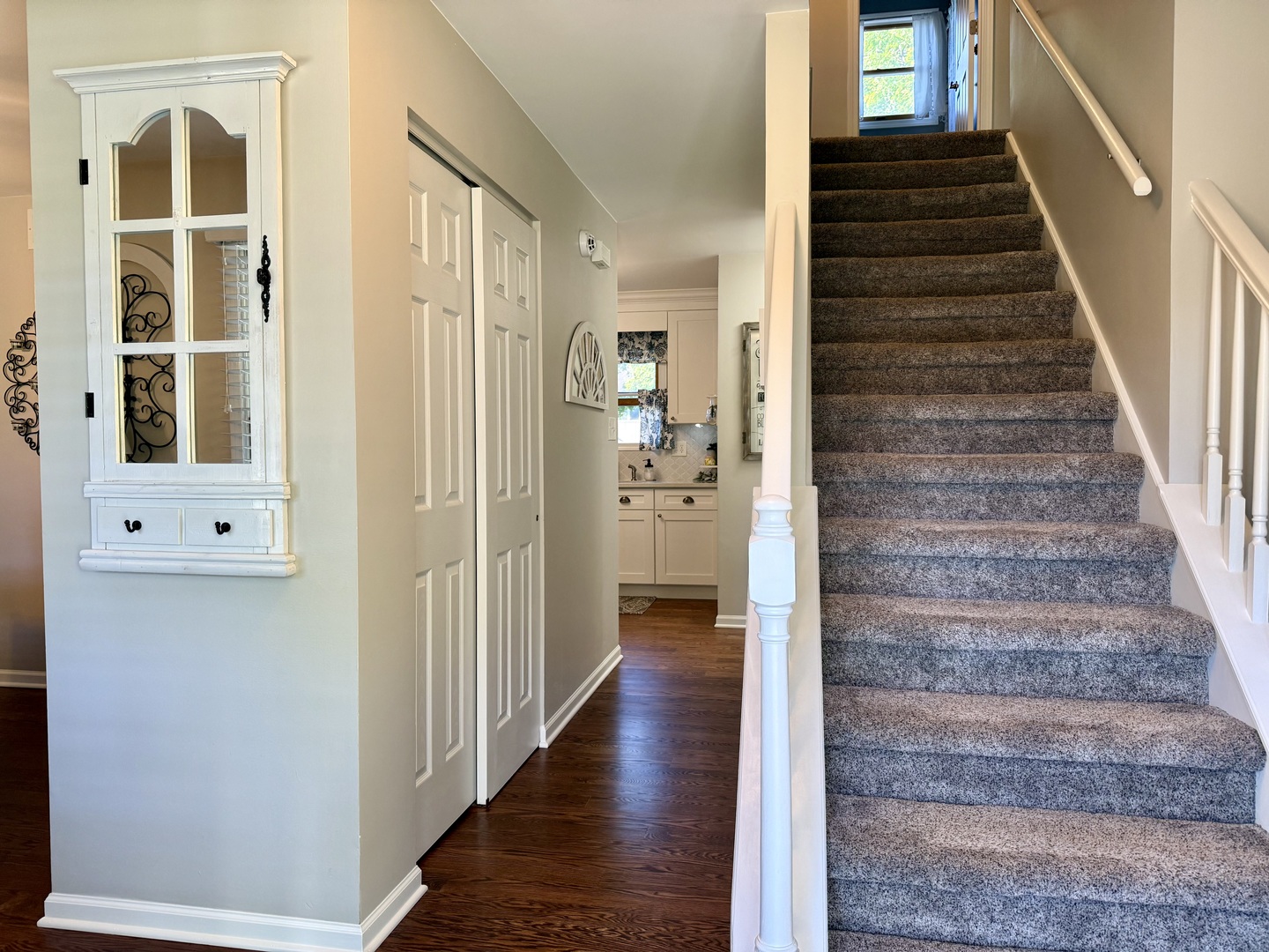 1102 Ravinia Court Property Photo 3