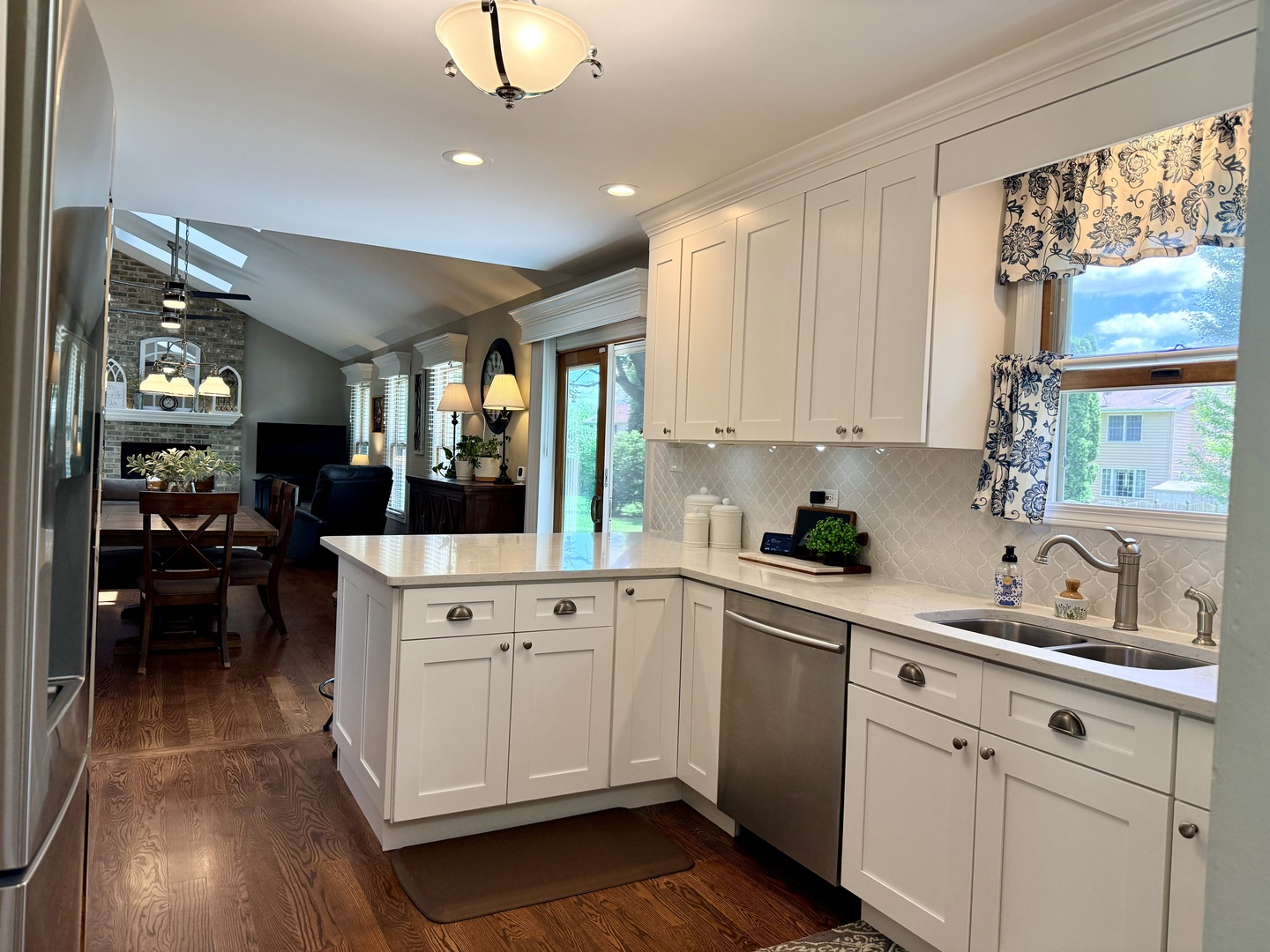 1102 Ravinia Court Property Photo 4