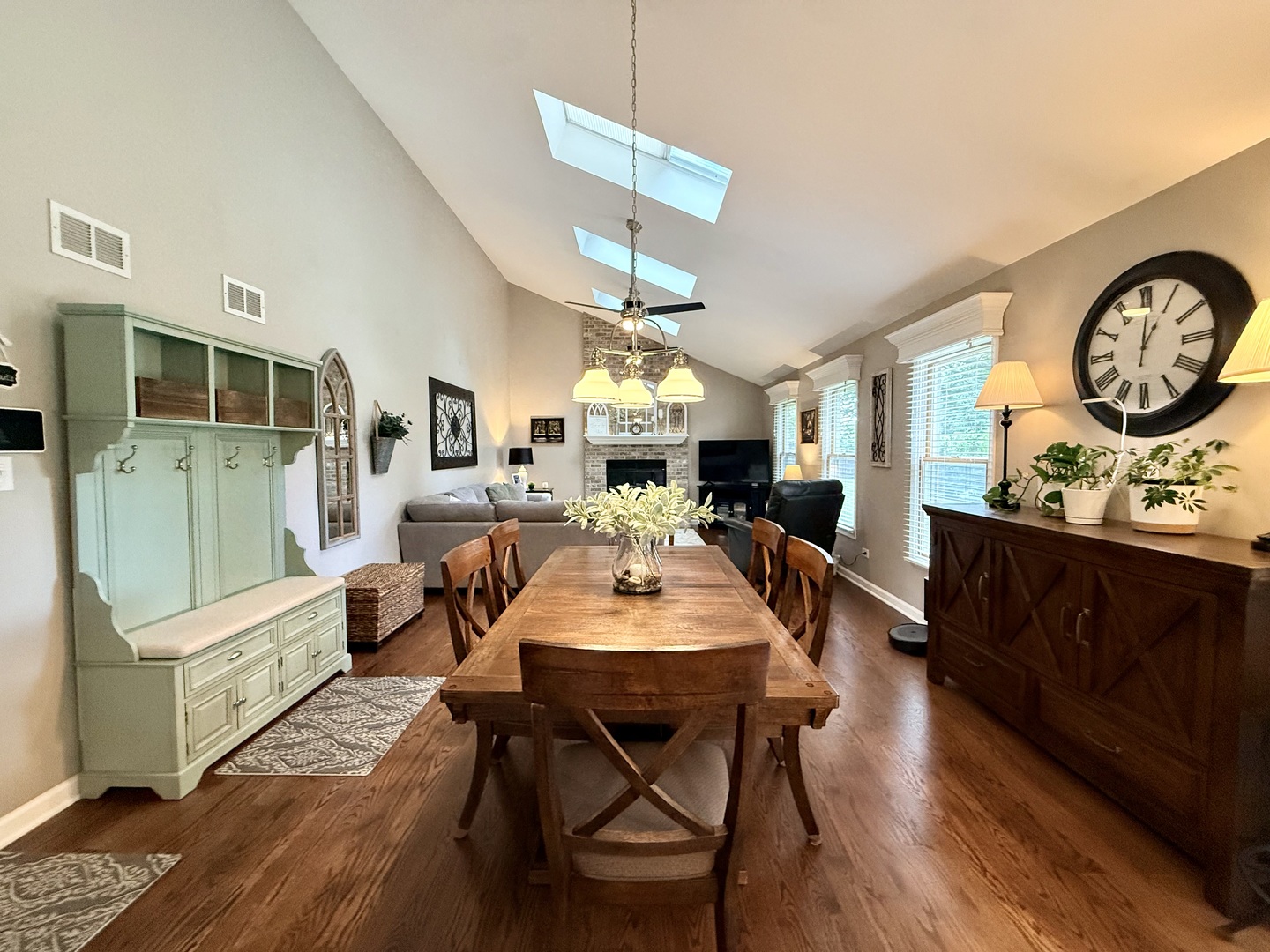 1102 Ravinia Court Property Photo 8