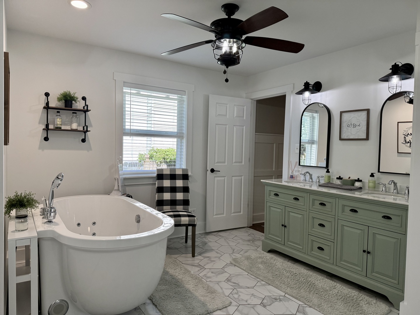 1102 Ravinia Court Property Photo 16