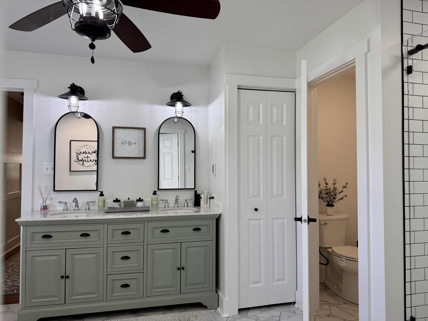 1102 Ravinia Court Property Photo 17