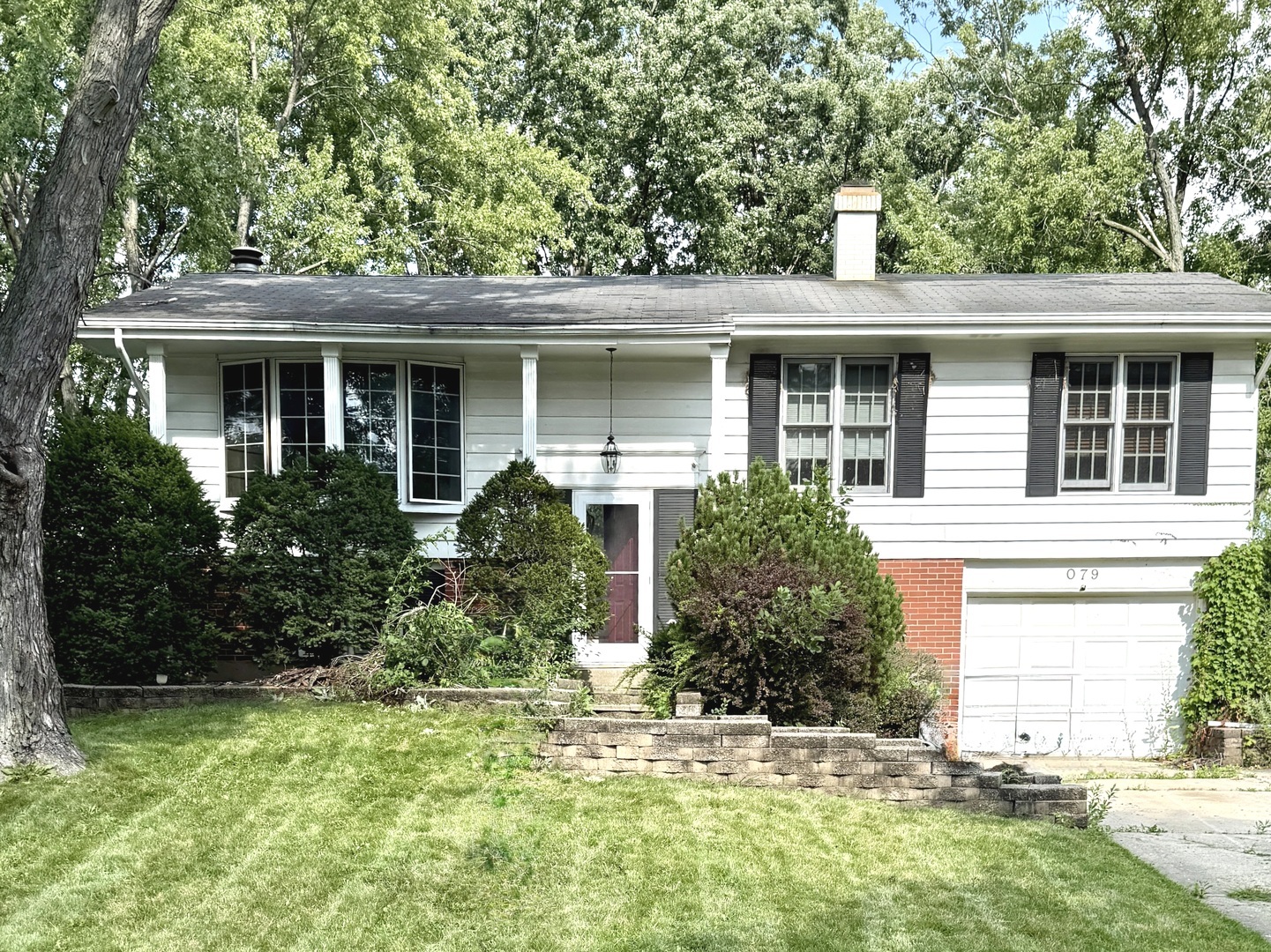 2s079 Glen Avenue Property Photo 1