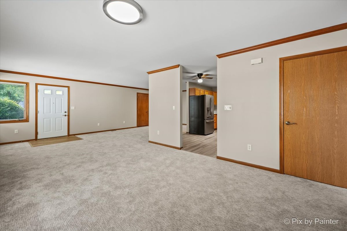 58 Silver Trail Property Photo 4