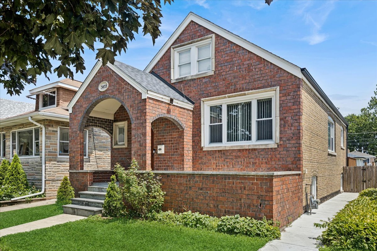 3833 Maple Avenue Property Photo 2