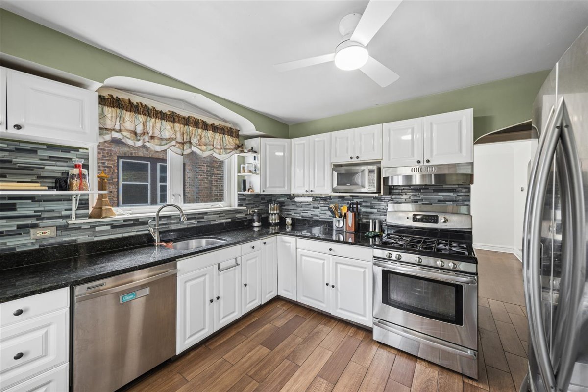 3833 Maple Avenue Property Photo 8