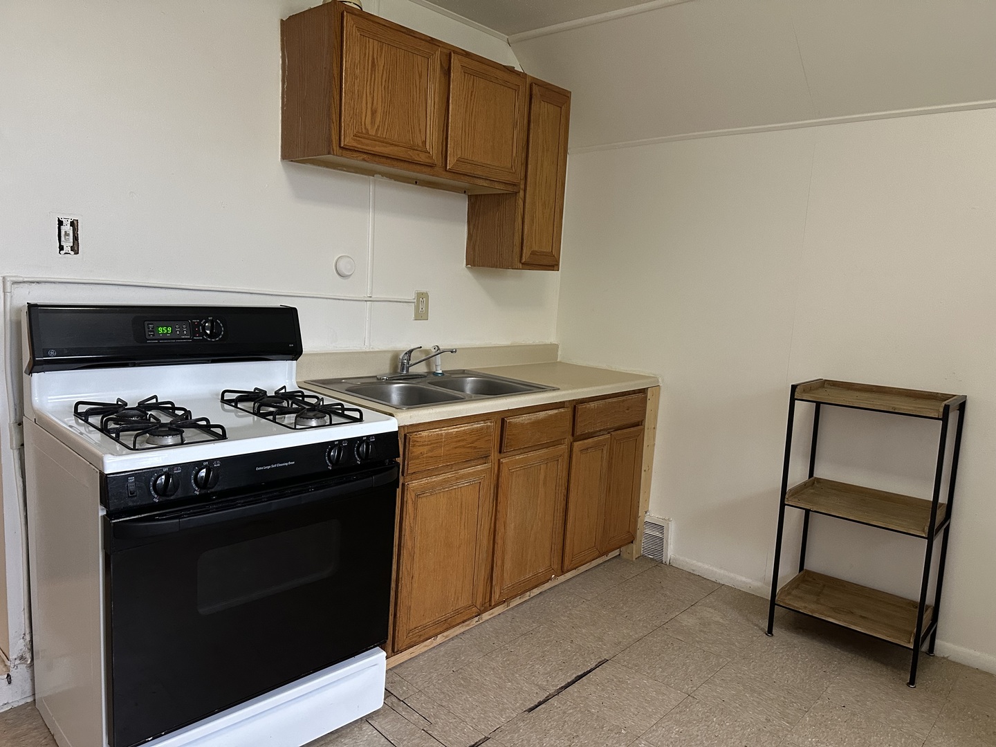 7710 S Ada Street 2 Property Photo 9
