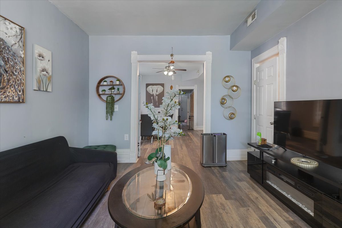1634 N Sawyer Avenue Property Photo 8