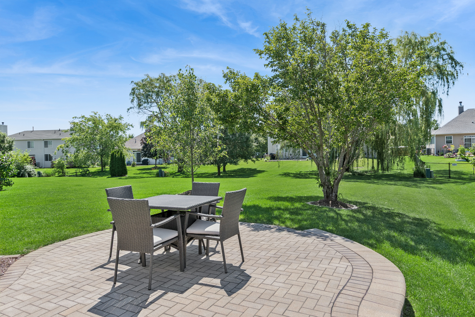 1074 Hampton Lane Property Photo 4