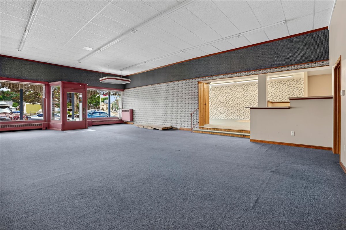 122 E Locust Street Property Photo 2