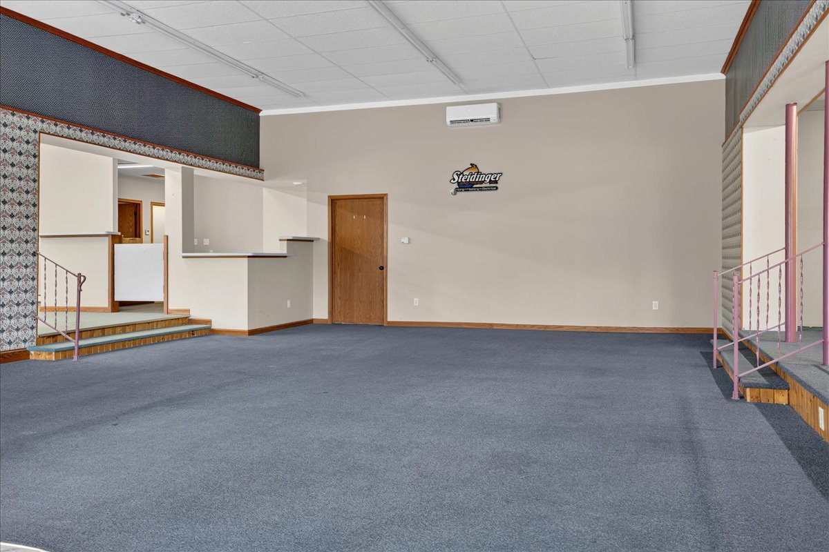122 E Locust Street Property Photo 3