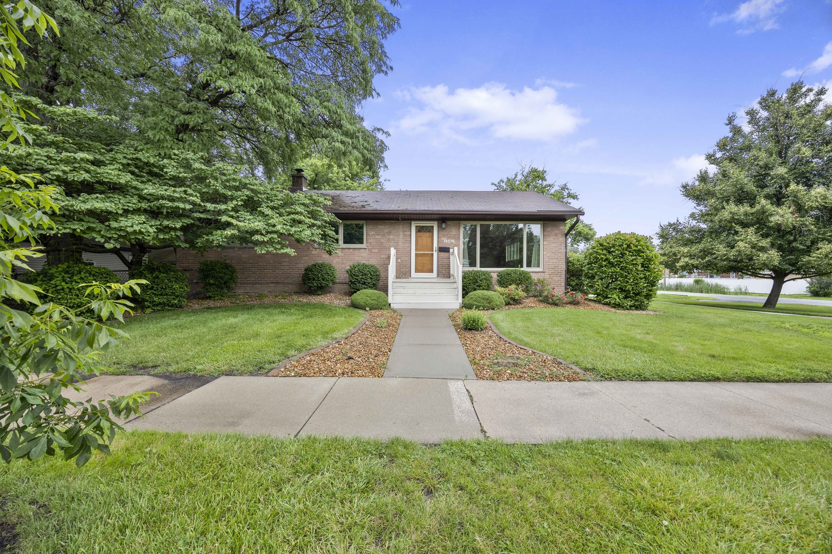 18516 Riegel Road Property Photo 1