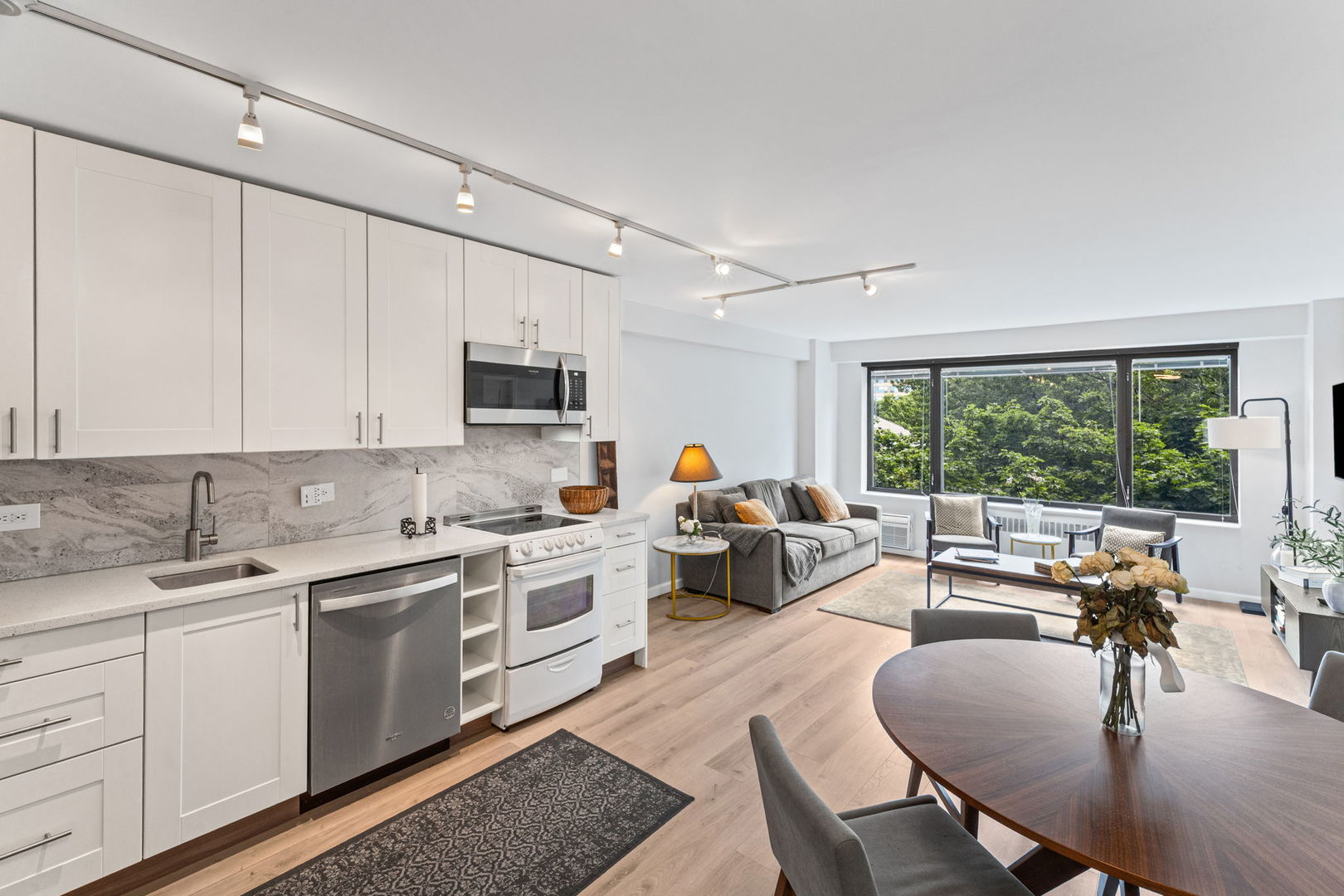 3100 N Lake Shore Drive 604 Property Photo 3