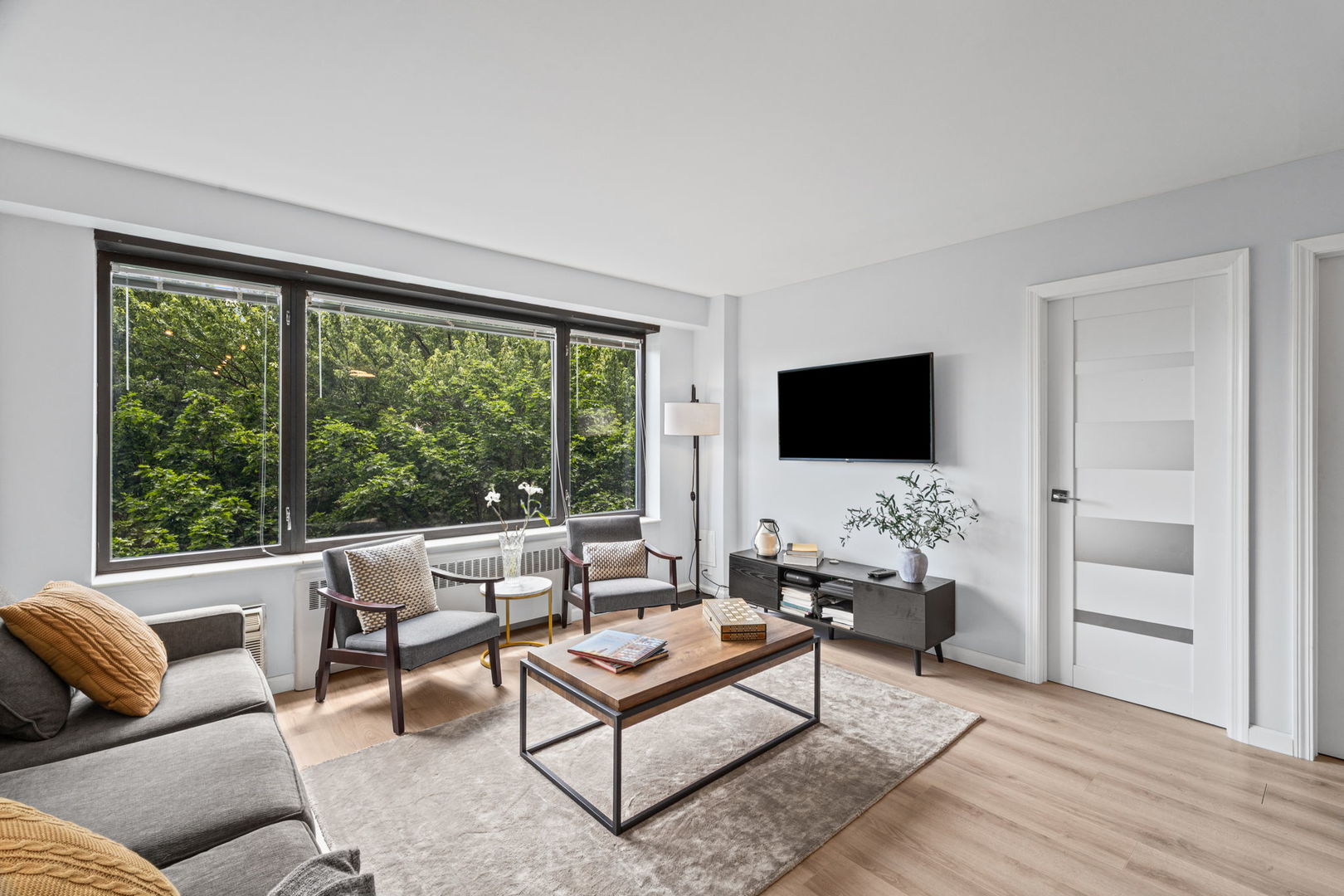 3100 N Lake Shore Drive 604 Property Photo 4