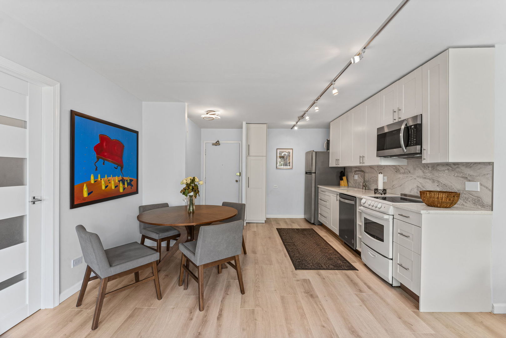 3100 N Lake Shore Drive 604 Property Photo 7