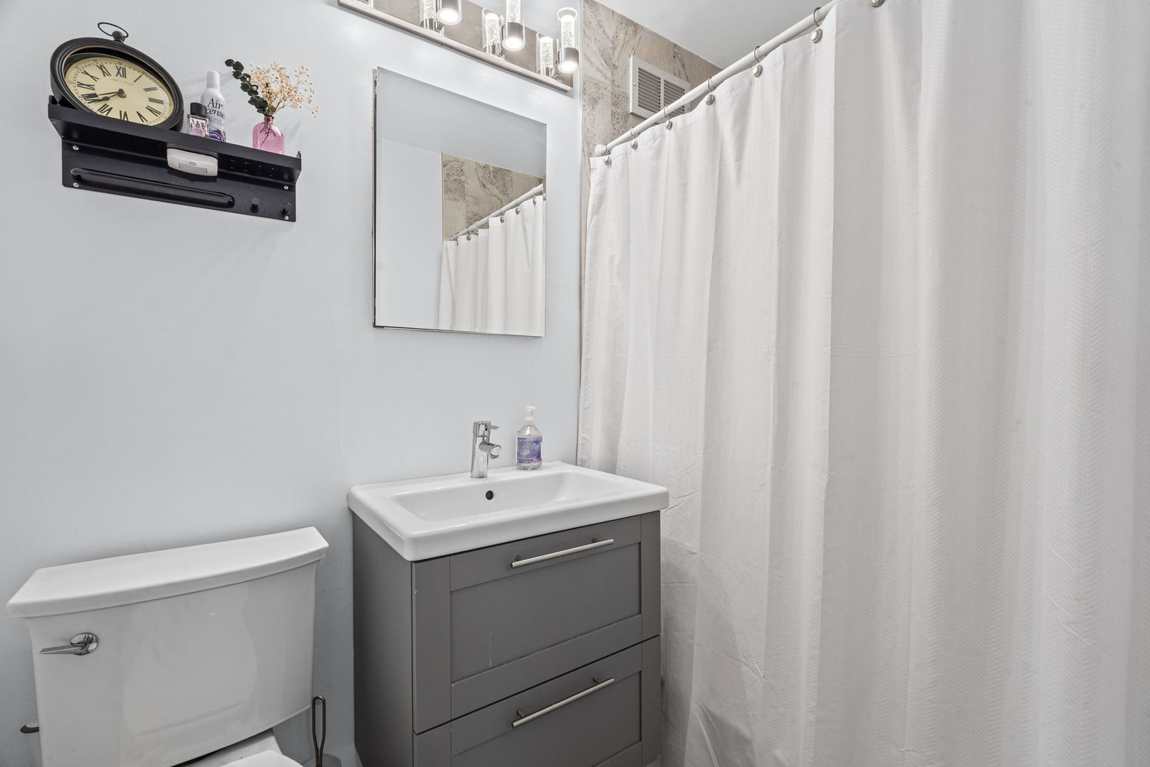 3100 N Lake Shore Drive 604 Property Photo 10
